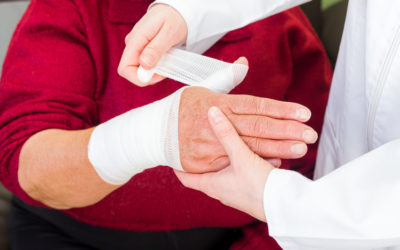 First Aid Skills Everyone Should Know and How Assisted Living Can Help
